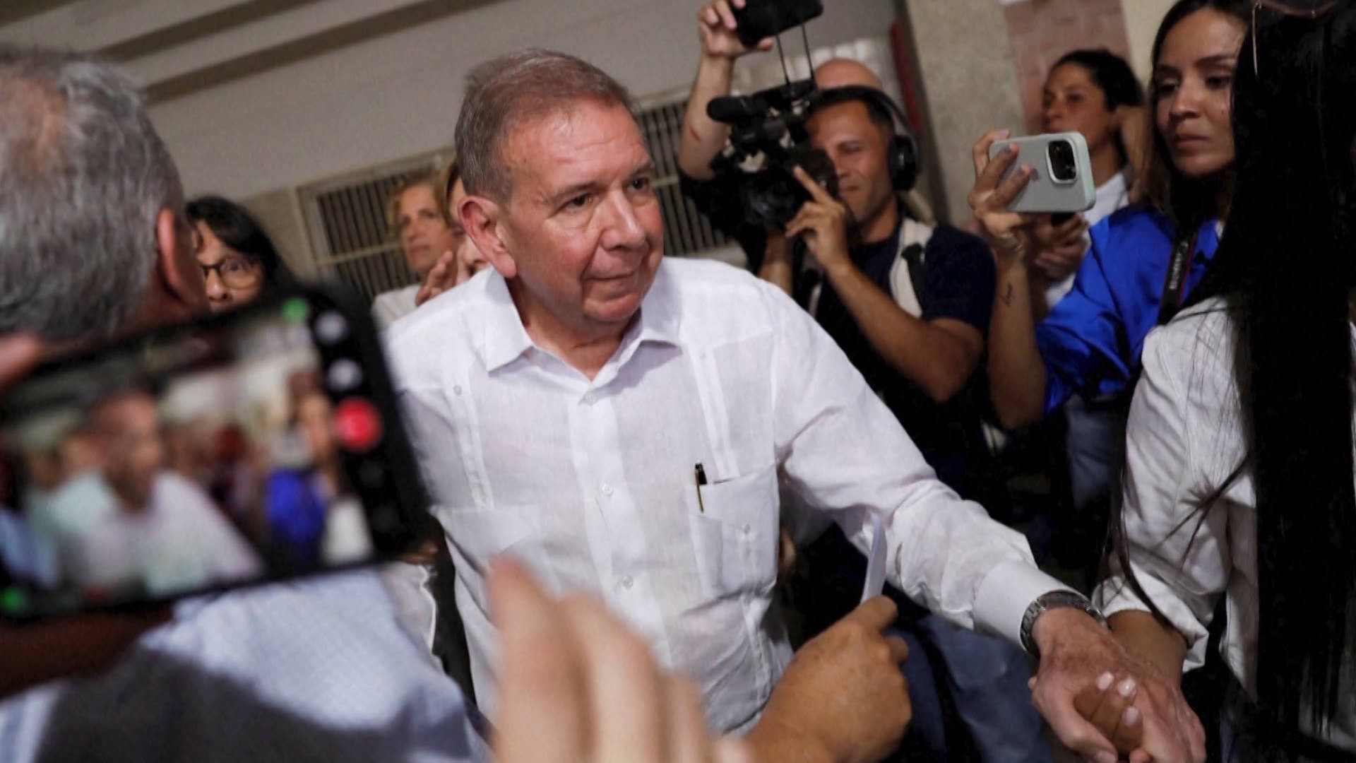 Opposition Leader Edmundo González Flees Venezuela, Seeks Asylum in Spain