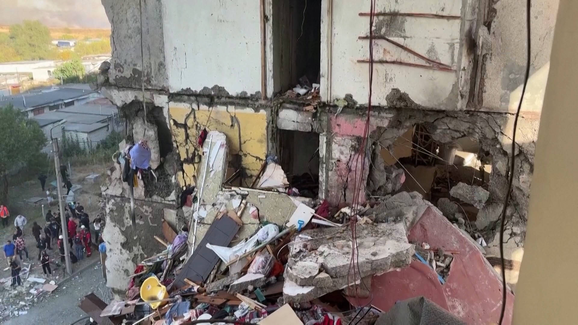 Kharkiv Apartment Block Leveled by Russian Strike; U.S. to Send More Cluster Bombs to Ukraine