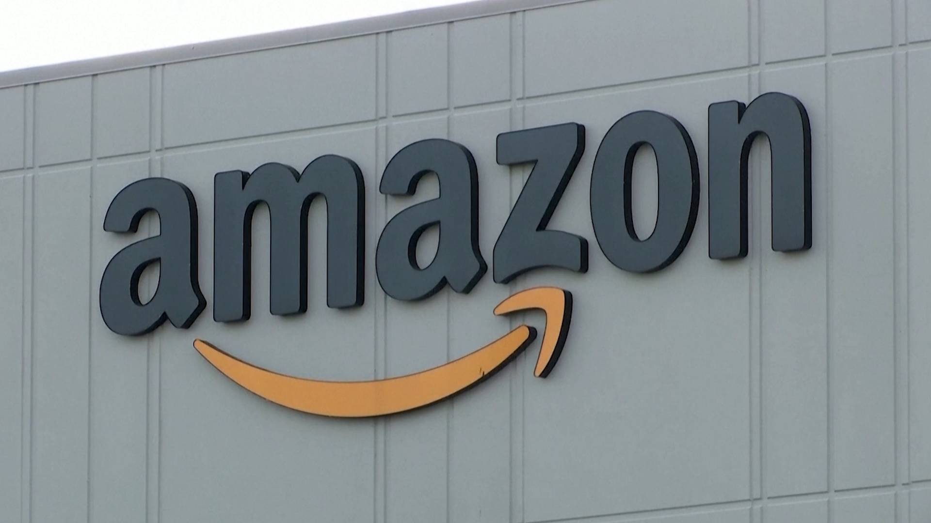 Amazon Suspends 50 Workers at Unionized Warehouse in Staten Island