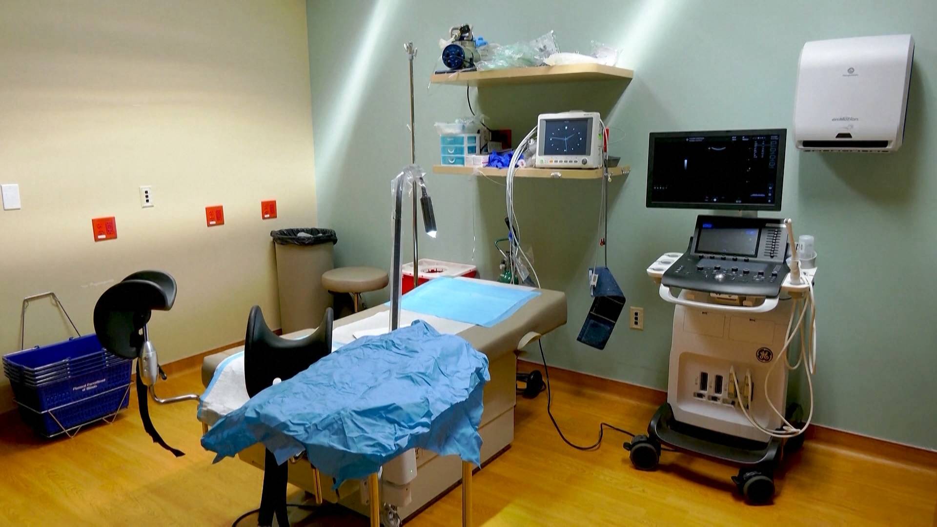 HHS Tells Doctors Federal Law Requires Them to Perform Abortions in Medical Emergencies