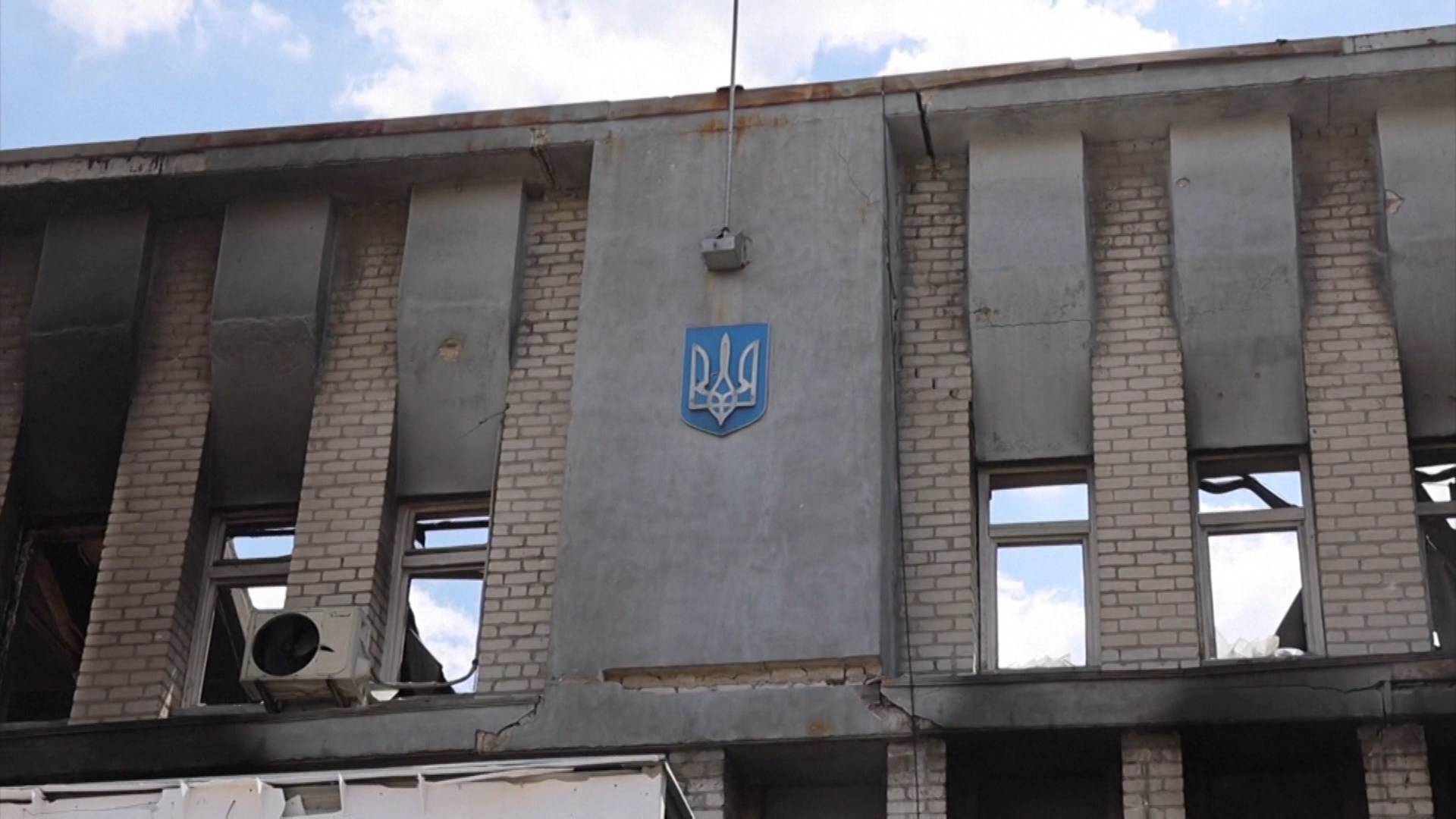 Russia Declares Victory in Luhansk as Ukraine Withdraws from Lysychansk