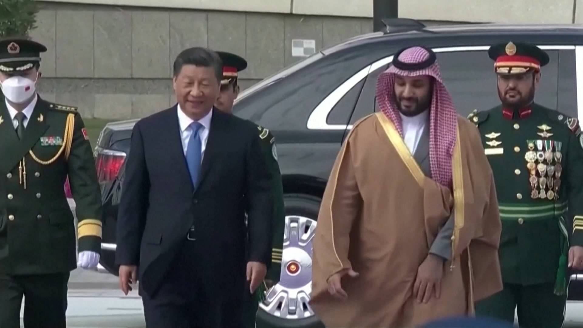 Mohammed bin Salman Welcomes Chinese President Xi Jinping to Saudi Capital