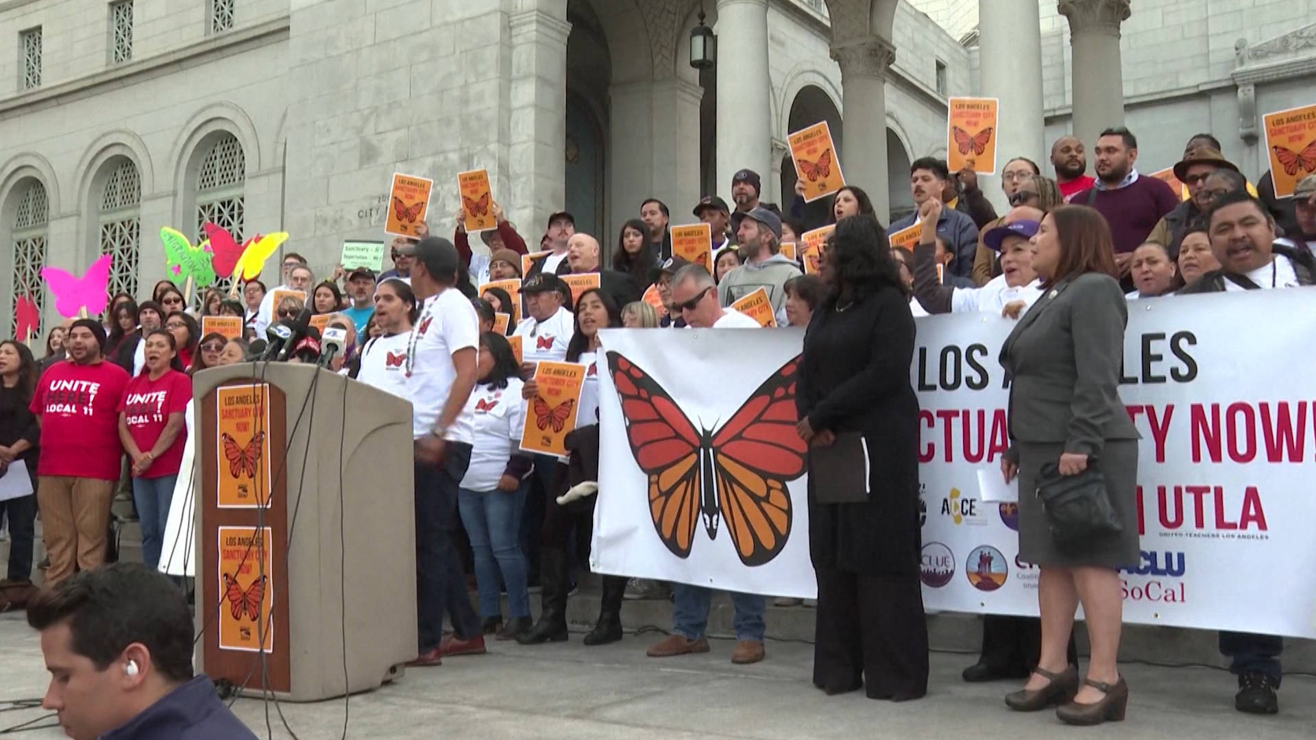 Los Angeles City Council approves “sanctuary city” ordinance