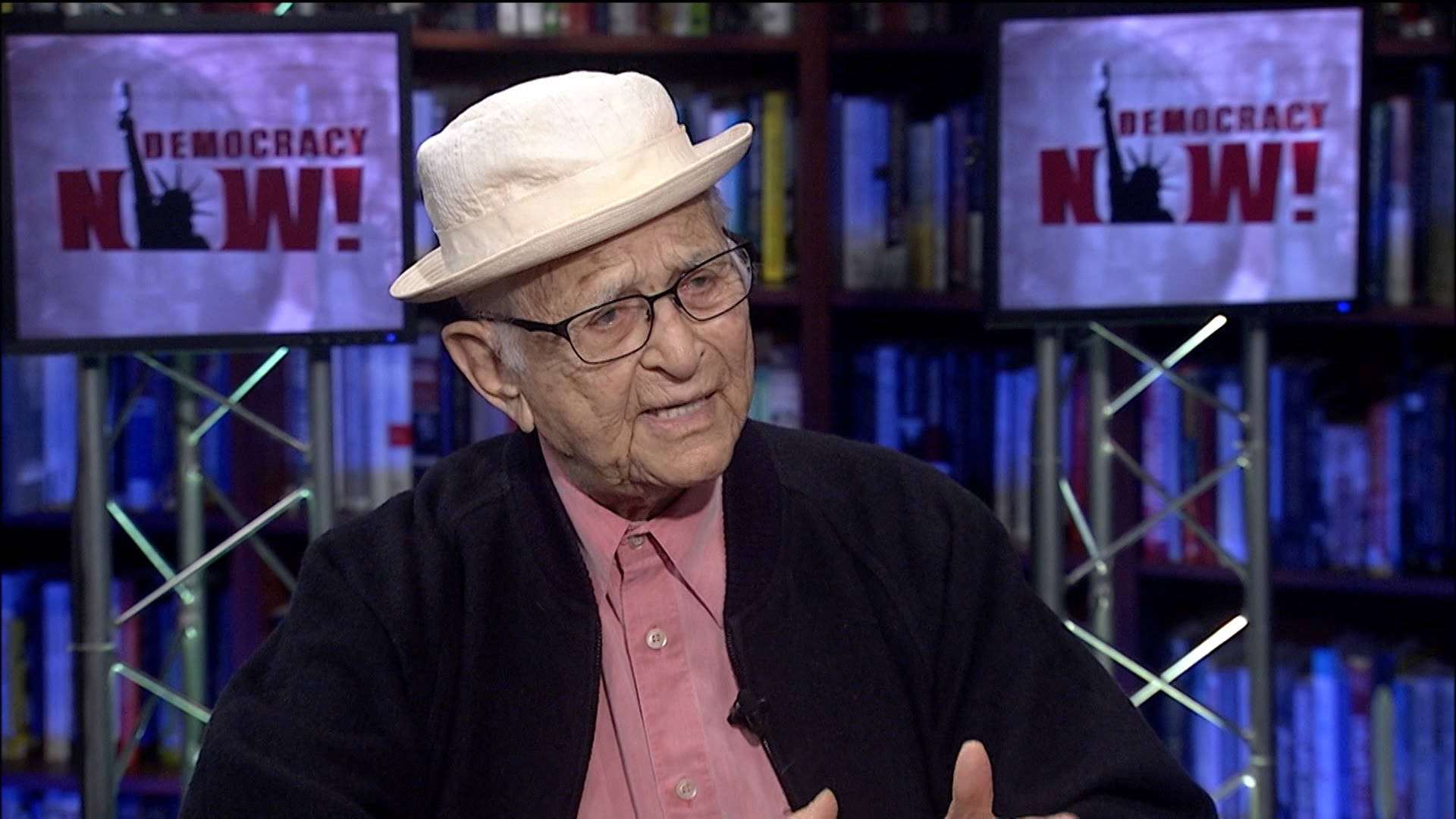 Norman Lear, Prolific Activist and Producer Who Changed the Landscape of Television, Dies at 101