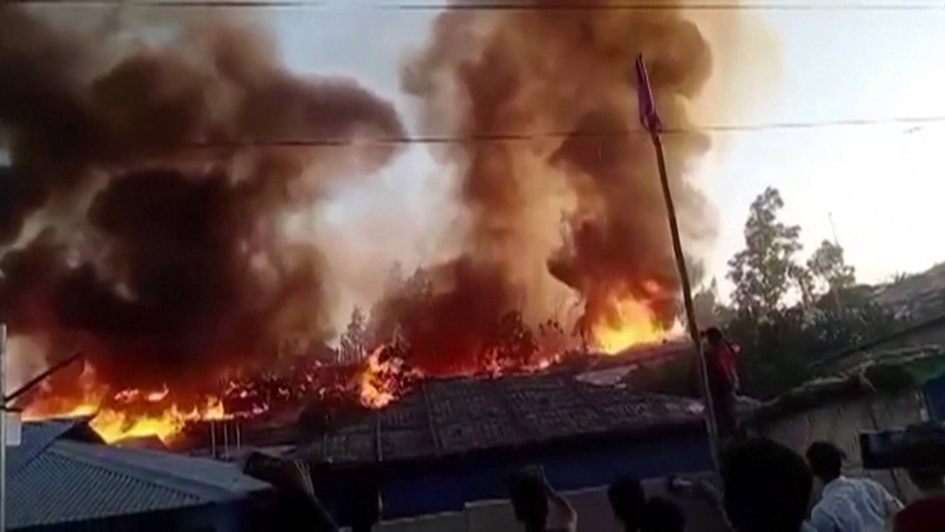 Fire in Cox’s Bazar Destroys Homes of 5,000 Rohingya Refugees