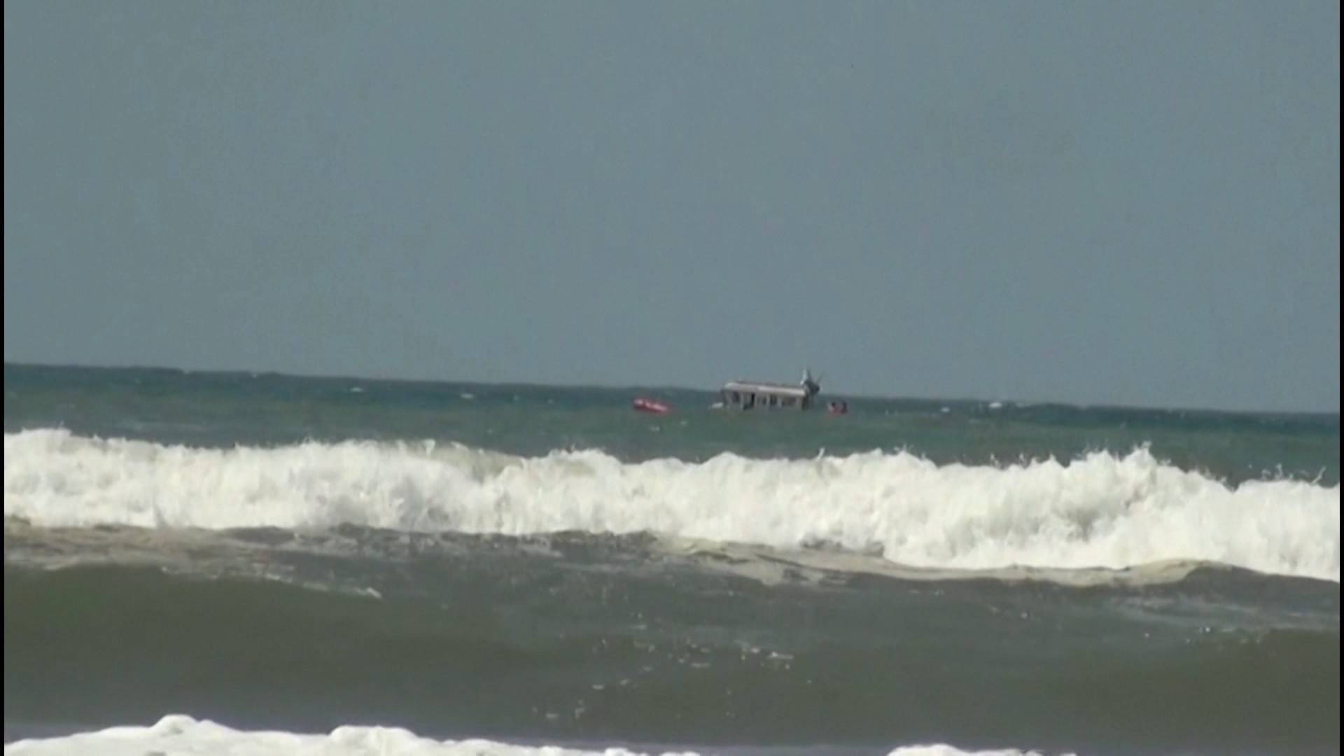 3 Dead, 4 Missing After Boat Carrying Asylum Seekers Capsizes Off Mexican Coast