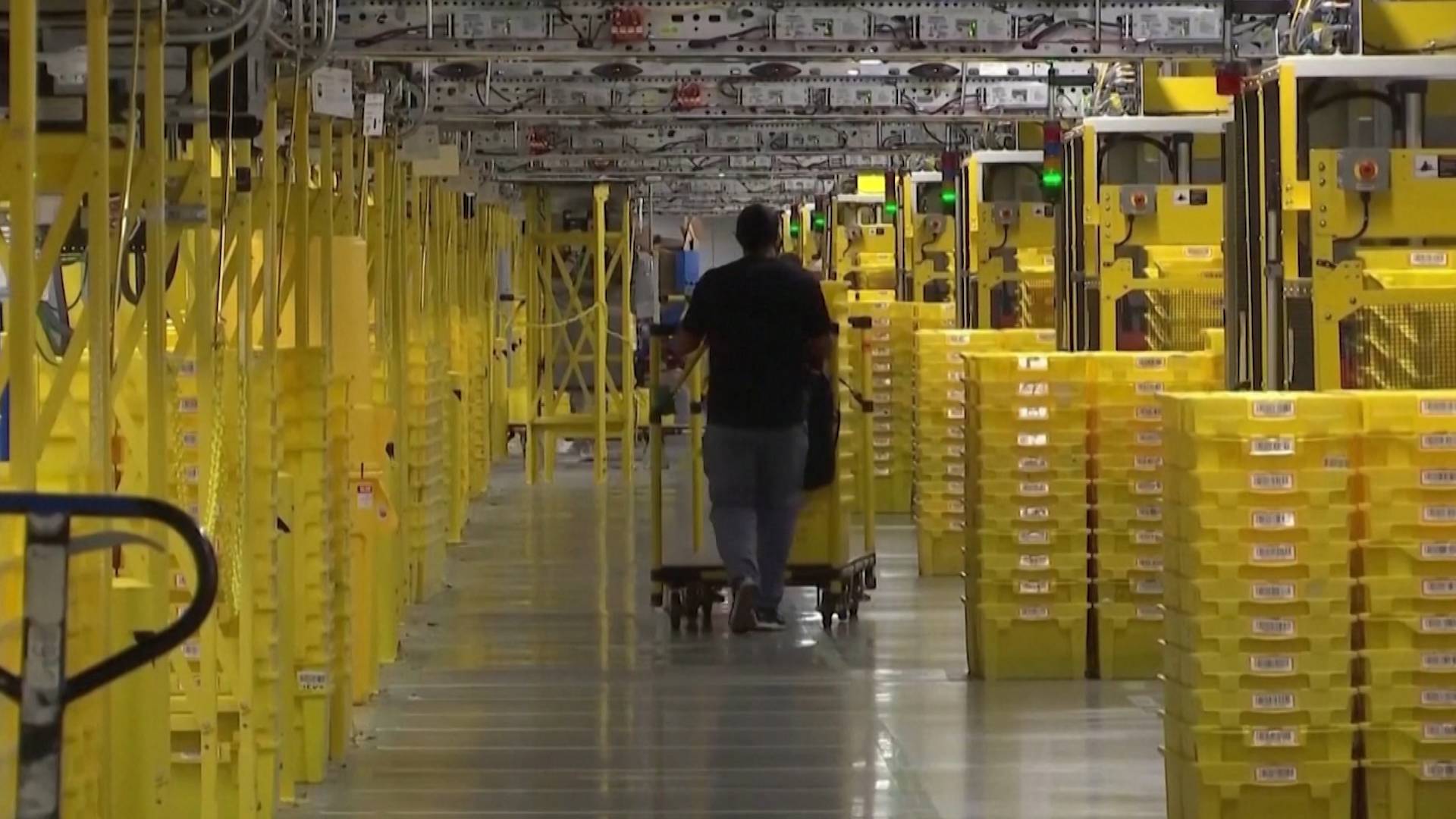 Amazon Plans to Lay Off 10,000 Workers