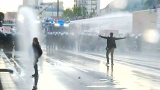 S04_G20_Water_Cannon_Spray.jpg